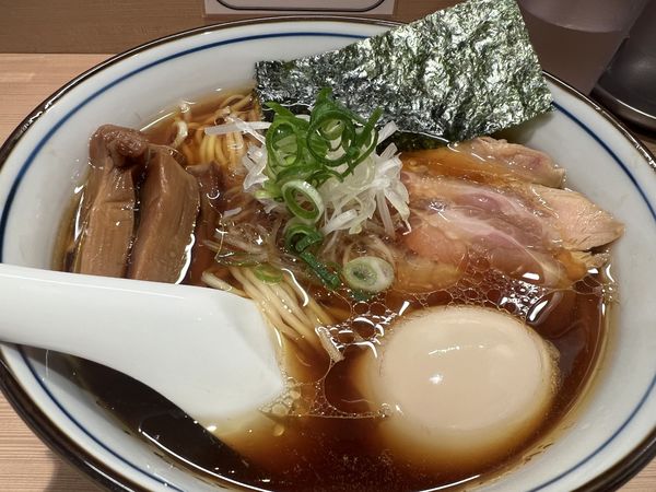 「特製醤油らぁ麺」@らぁ麺 くろ渦の写真