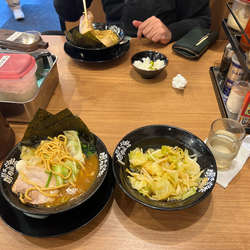 味噌ラーメン800円＋モヤキャベ150円