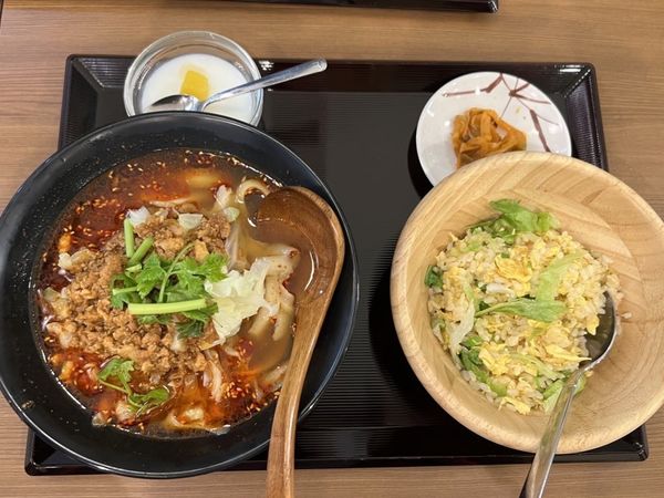 「サンラー刀削麺」@中華料理 朝霞刀削麺 新宿店の写真