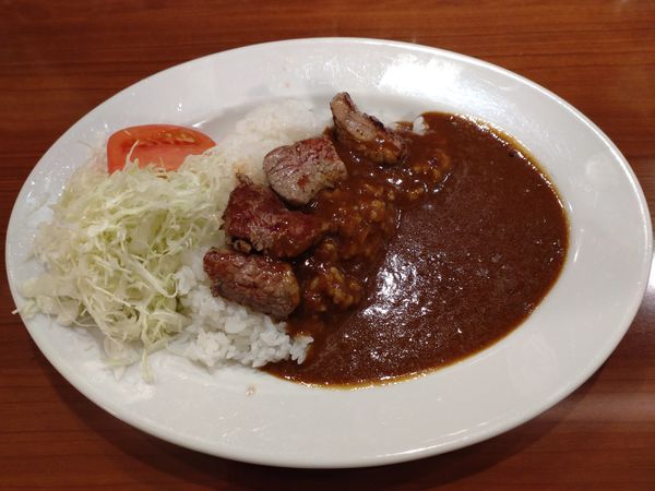 「角切りステーキカレーランチ　１２３０円」@フジオ軒 大手町ビル店の写真