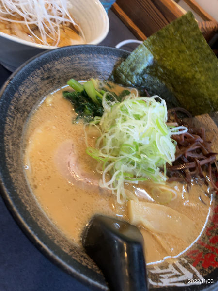 「豚骨醤油780円」@めんりき匠ラーメン 日野本店の写真
