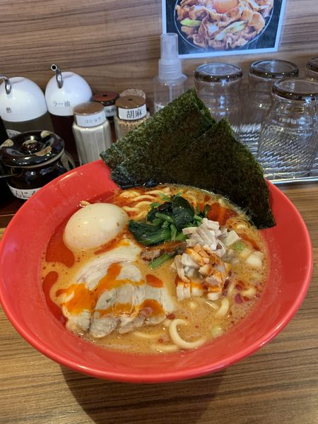 「赤家系ラーメン」@横浜家系ラーメン 横浜道 野田蕃昌店の写真