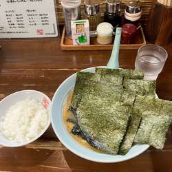 海苔ラーメン硬め濃いめ、無料ライス
