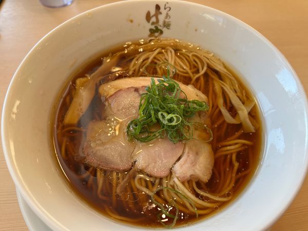 「醤油らぁ麺」@らぁ麺 はやし田 味の素スタジアム店の写真