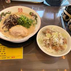 だるまラーメン　上モツ丼