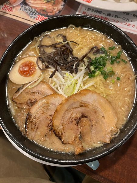 「とんこつあぶりチャーシューラーメン(890円)+大盛(130円)」@おおぎやラーメン 太田新井町店の写真