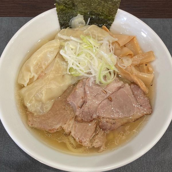 「塩海老わんたん麺」@手打ち 蓮の写真