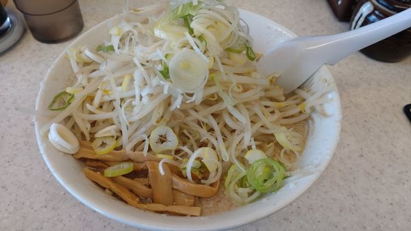 「もやししょうゆらーめん」@こってりらーめん なりたけ 津田沼店の写真