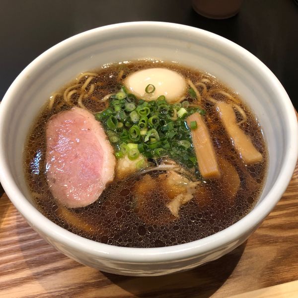「鴨と蛤の淡麗醤油ラーメン(金曜限定)」@新旬屋 本店の写真