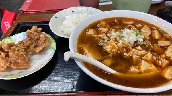 「麻婆麺（唐揚げ2個、ライスセット）」@台湾料理福都 勝田店の写真