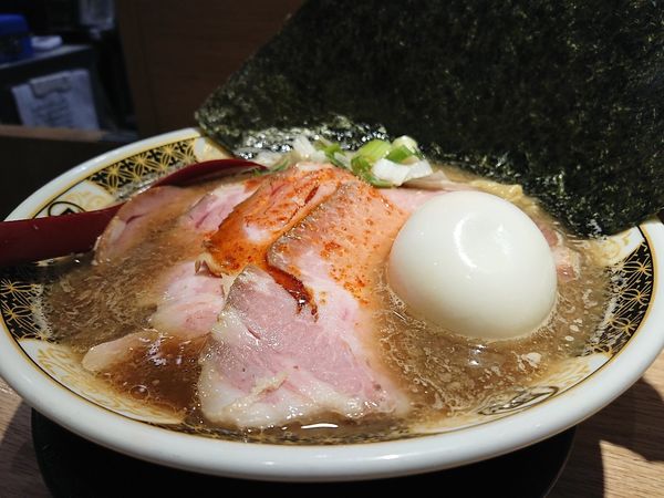 「すごい煮干らーめん」@すごい煮干ラーメン凪 池袋西口店の写真