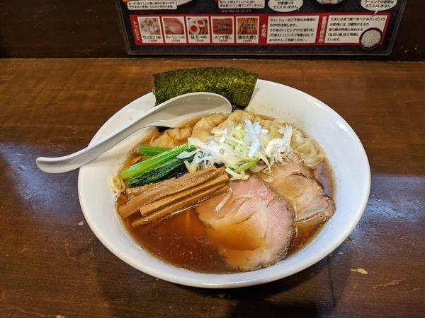 「あっさり煮干し＋ワンタン」@ラーメン 一兎の写真