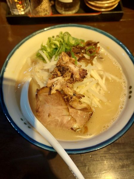 「肉もやしらぁめん＋替え玉」@麺の坊 砦の写真