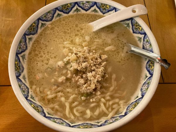 「揚州濃厚塩ラーメン　990円」@中国ラーメン 揚州商人 町田忠生店の写真