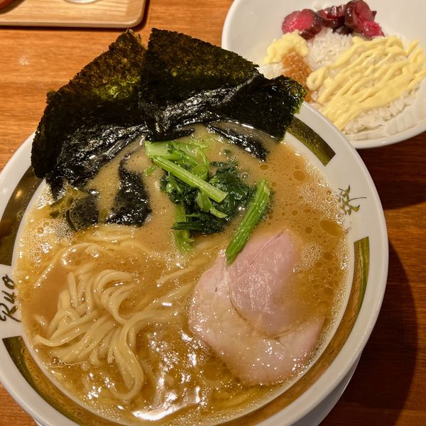 「ラーメン（麺柔らかめ）＋サービスライス小＋ビンビール」@麺家 龍～Ryo～の写真