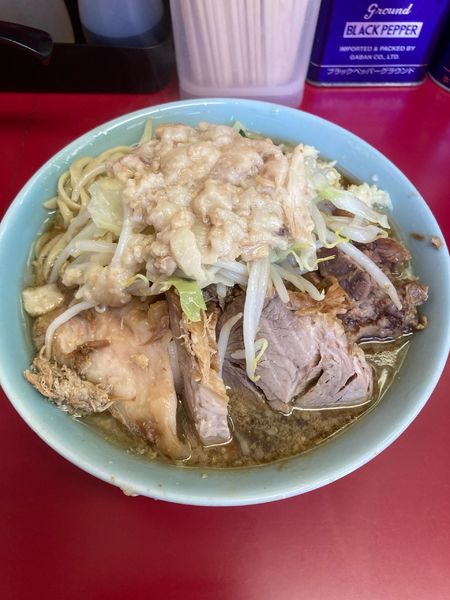 「小ラーメン豚5枚」@ラーメン二郎 中山駅前店の写真
