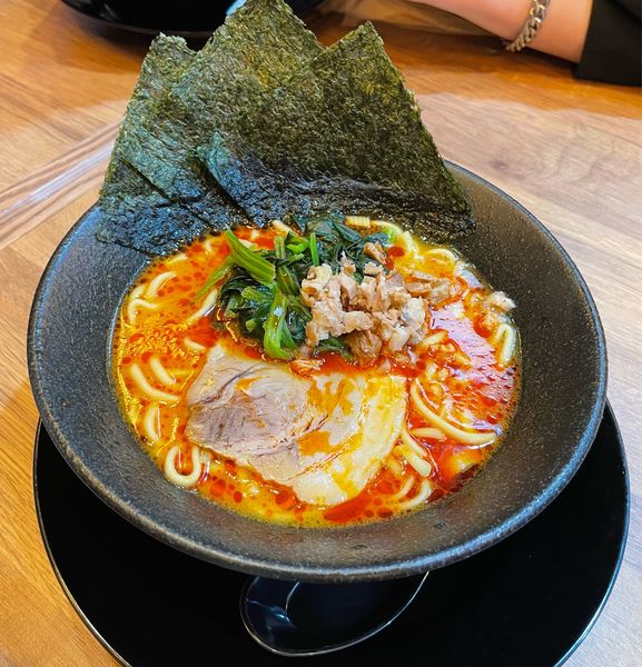 「赤家系ラーメン  ￥1030」@横浜家系ラーメン 壱角家 渋谷センター街店の写真
