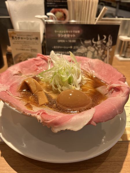 「ピストル＋半熟煮卵」@ラーメン大戦争TOKYOの写真