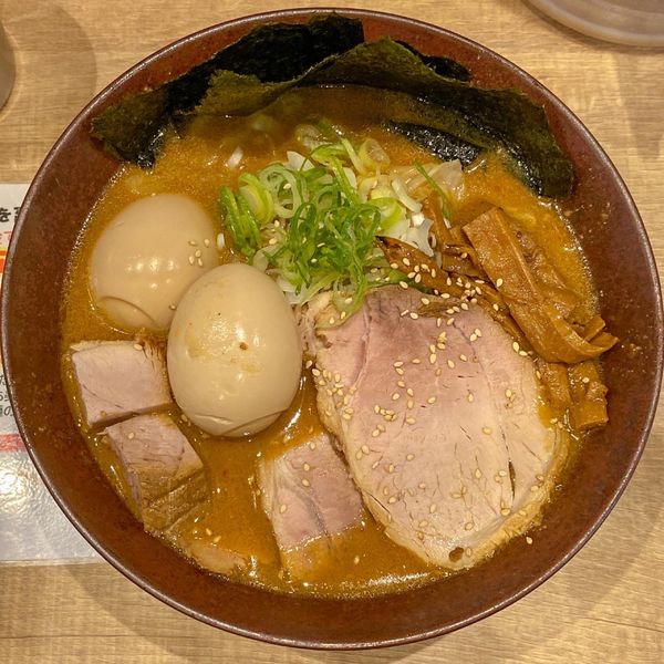 「特製赤味噌ラーメン ¥1,250 味玉 ¥100」@九段下 中路の写真