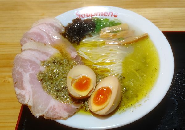 「金豚王牡蠣塩らぁ麺味玉付　1300円」@Soupmenの写真