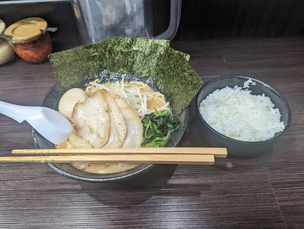 「味玉ラーメン」@横浜家系ラーメン 上昇気流の写真