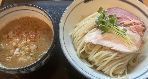 「鷄魚介の辛つけ麺大盛（300g）」@つけ麺 いな月の写真