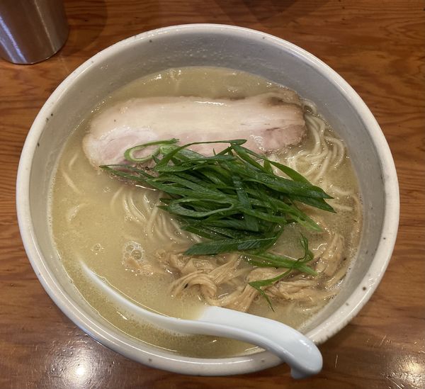 「【軍鶏白湯】らーめん」@麺屋 臥龍の写真