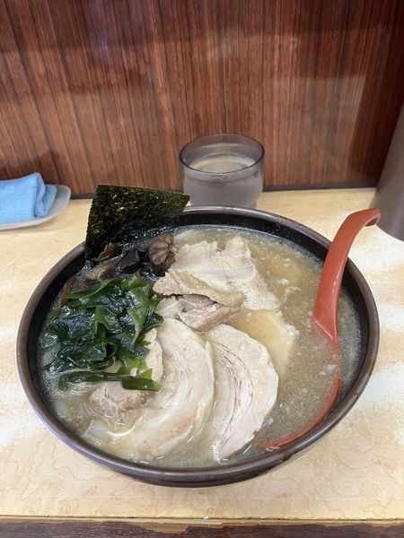 「チャーシュー麺大盛り　固め　薄め」@イレブンフーズ  源流の写真