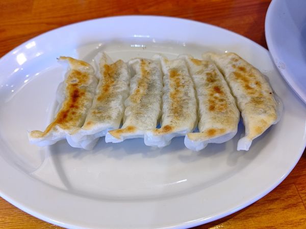 「餃子(6個)440円」@らーめんキッチンこころ 綿貫店の写真