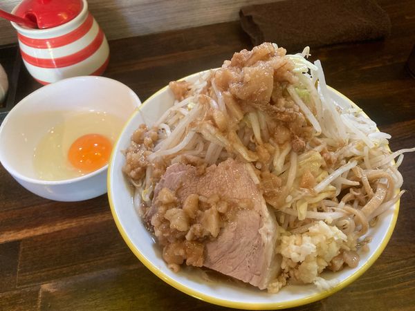 「小ラーメン¥800+生卵¥80」@熊谷肉飯店の写真