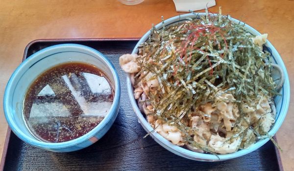 「肉つけガーリック蕎麦　3人盛」@福徳屋の写真