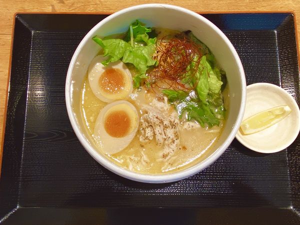 「味玉鶏白湯塩そば:968円」@鶏白湯らーめん 自由が丘蔭山 アリオ亀有店の写真