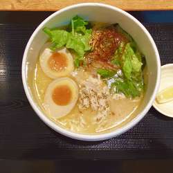 味玉鶏白湯塩そば:968円