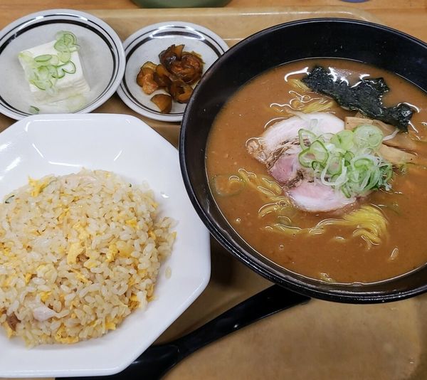 「Ａセット（ラーメン・半チャーハン）９００円」@ラーメン くぼう商店の写真
