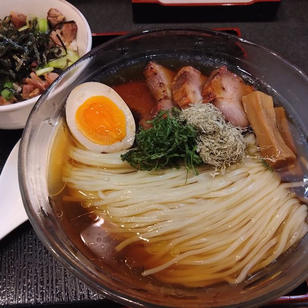 「【限定】冷ニボ醤油らぁ麺980円、チャーシュー２枚210円他」@らぁ麺 幸跳の写真