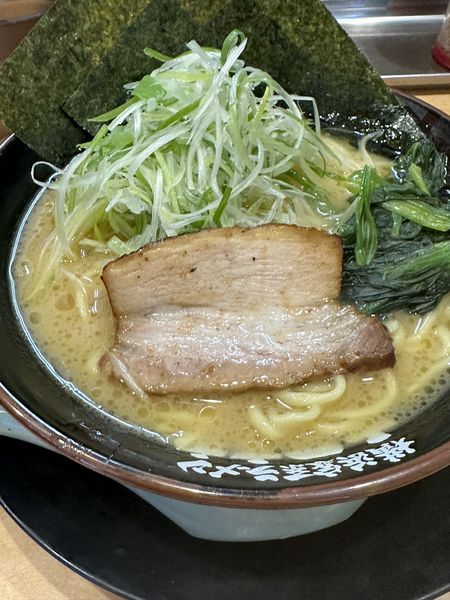 「ラーメン」@横浜家系ラーメン 丸岡商店 伏見店の写真