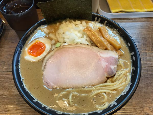 「中華そば醤油大盛固め1050円」@Yokohama Noodles KONISHI -524-の写真