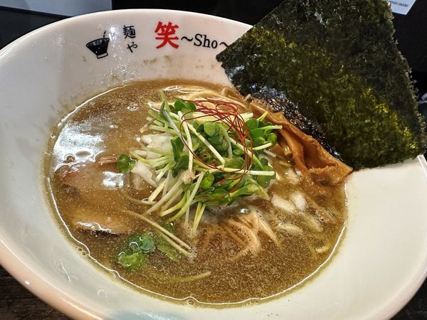 「煮干しらーめん＋玉かけ豚キムチ丼」@麺や 笑 ～Sho～の写真