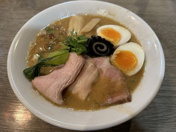 「あんきもの味噌ラーメン+煮卵+和え玉」@ニボシラァメン コハクの写真