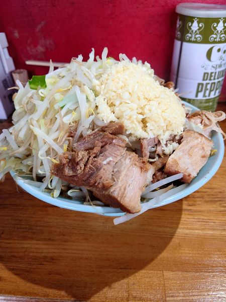 「チャーシュー麺　野菜マシ  ニンニク」@ラーメン髭の写真