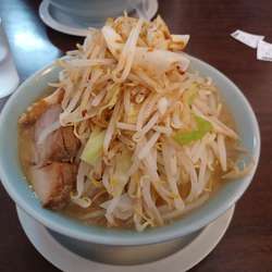 醤油ラーメン大盛（ヤサイニンニクカラメ）