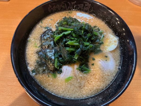 「嵐げんこつらあめん　ほうれん草　麺硬め」@らあめん花月嵐 川口柳根町店の写真