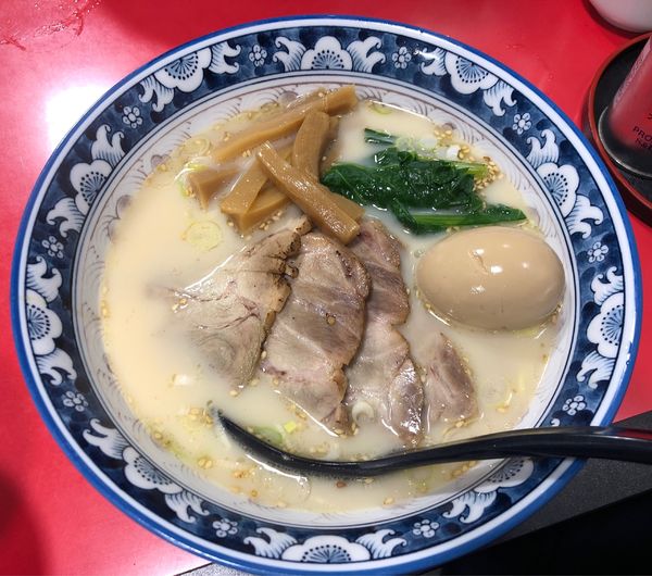 「とんこつチャーシューメン(ランチサービス味玉)」@空港ラーメン 天鳳の写真