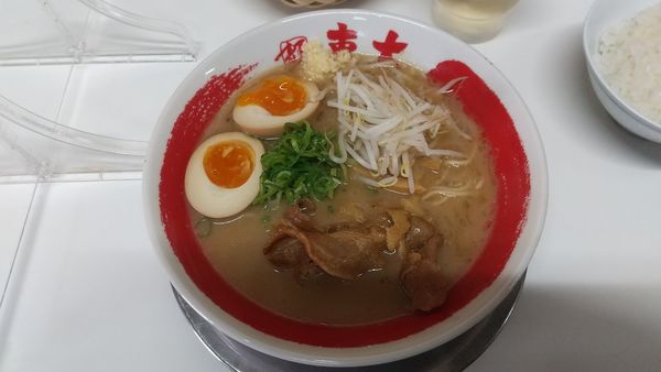 「東大ラーメン中＋味玉」@ラーメン東大 大道本店の写真