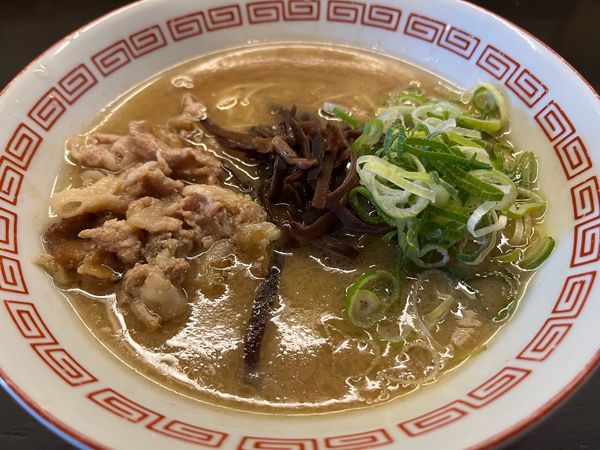 「豚骨ラーメン」@博多とんこつ 豚の足跡の写真