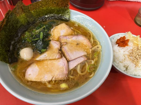 「チャーシューメン(並)¥880  ライス(小)¥50」@壱六家 上大岡店の写真