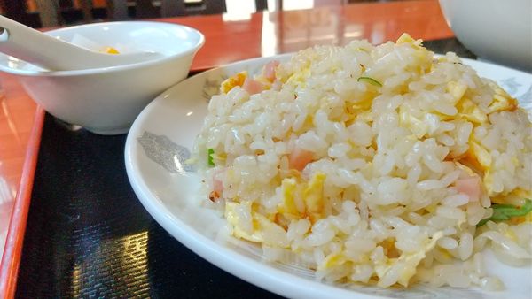 「#半チャーハン #鶏肉そば #880円」@中国料理 東海飯店の写真