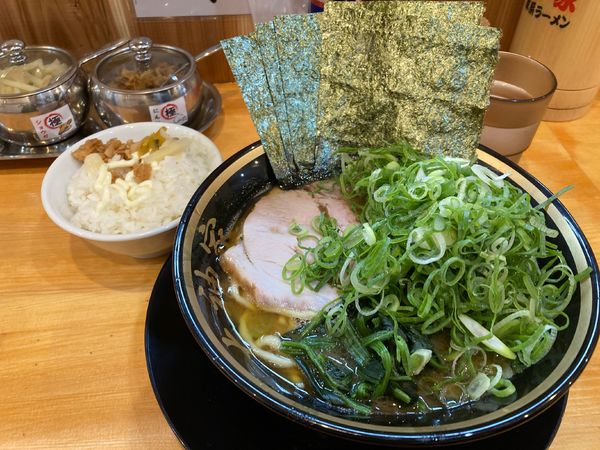 「のり九条ネギラーメン」@横浜家系ラーメン 大神家の写真