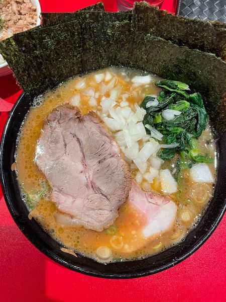 「ラーメン、のり、玉ねぎ、特大チャーシュー」@厚木家の写真