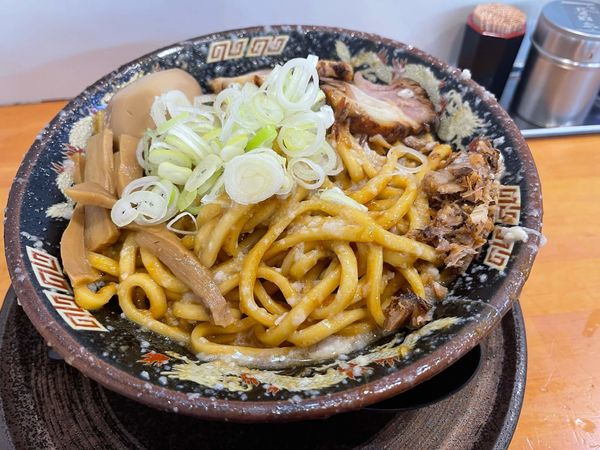 「爆盛油脂麺」@らーめん 平太周 神保町店の写真